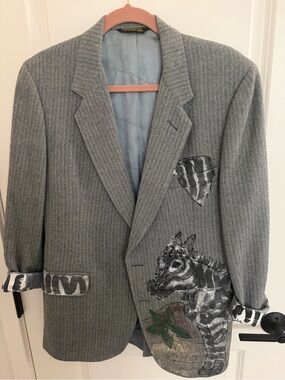 Gray Men's Blazer with Artistic Zebra Motif
